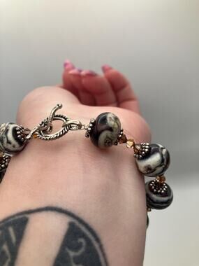 Artisan Lampwork Glass Bead Bracelet 9” Black Ivory Swirl Bead Boho Toggle Clasp
